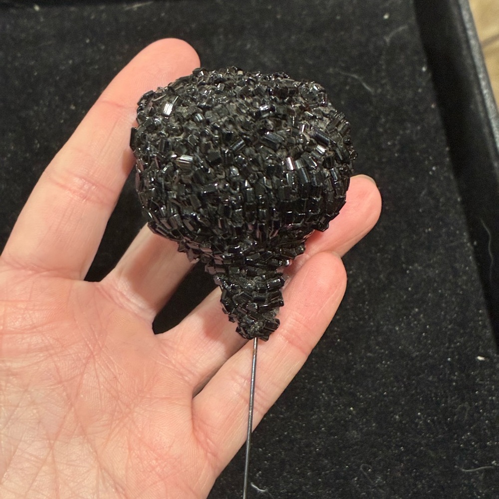 Antique Victorian era mourning jet glass hat pin